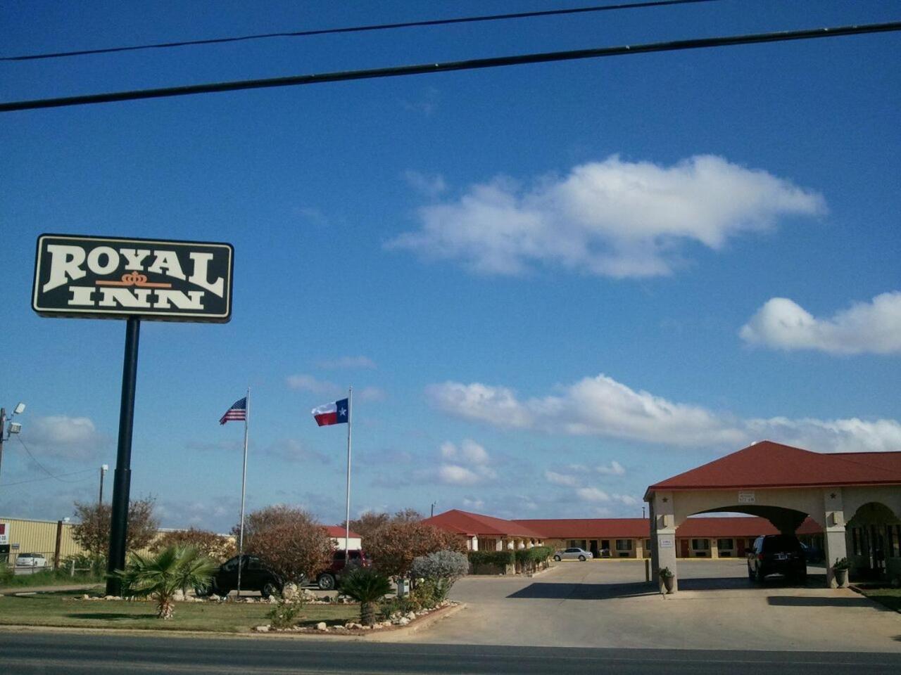 Royal Inn Pearsall Exterior foto