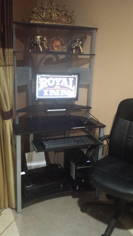 Royal Inn Pearsall Exterior foto