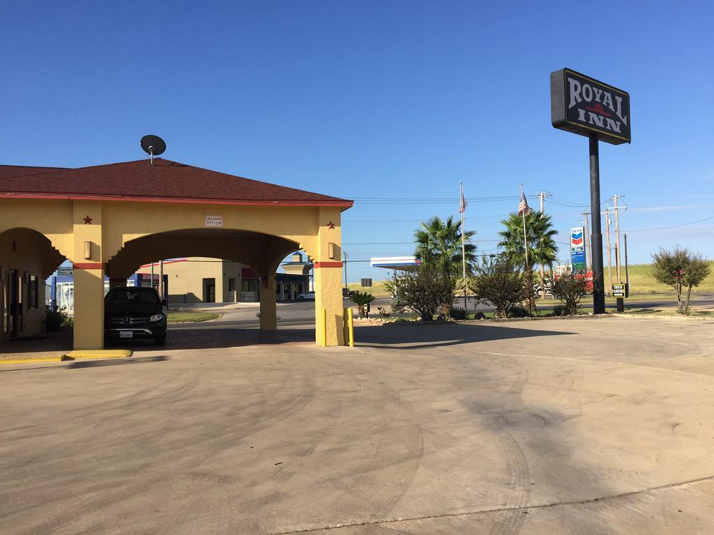 Royal Inn Pearsall Exterior foto