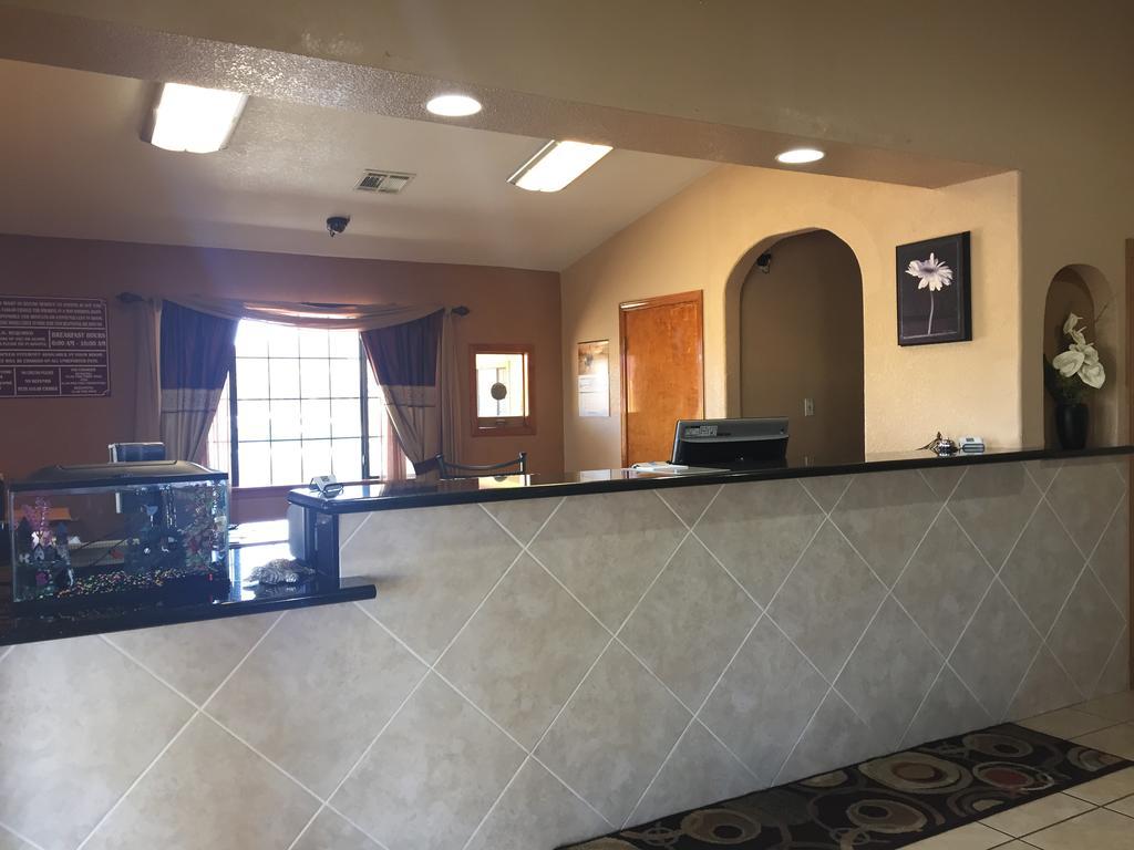Royal Inn Pearsall Exterior foto