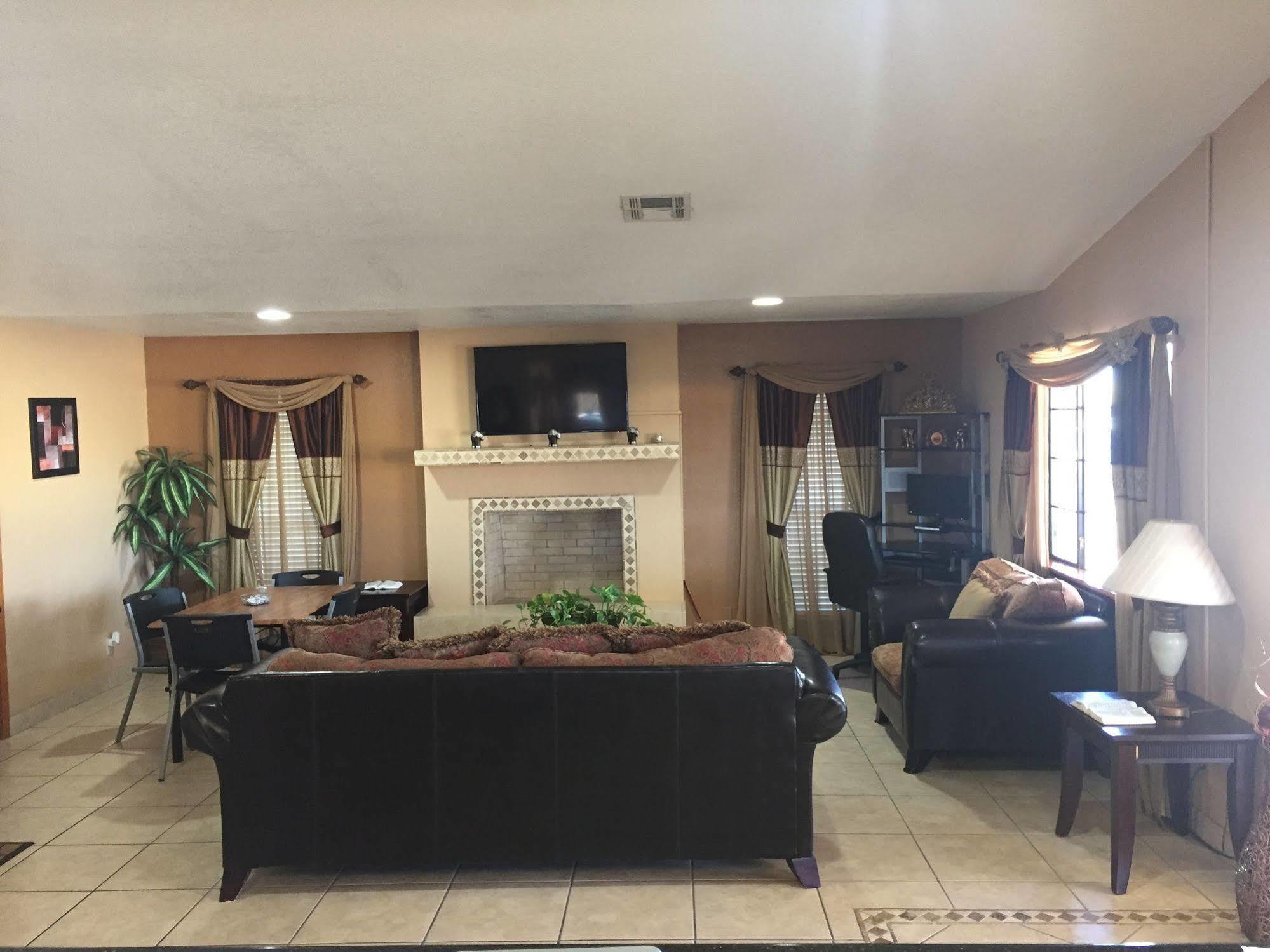 Royal Inn Pearsall Exterior foto